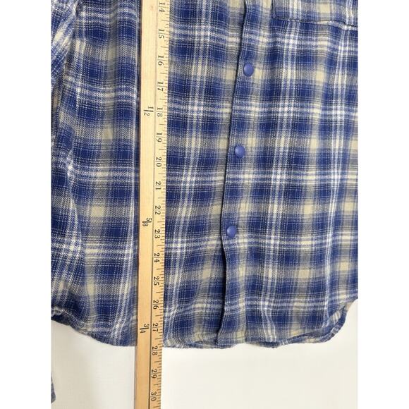 Under Armour Women’s Medium Flannel Snap Shirt Blue Plaid Outdoor Cabin Logo - Picture 9 of 15
